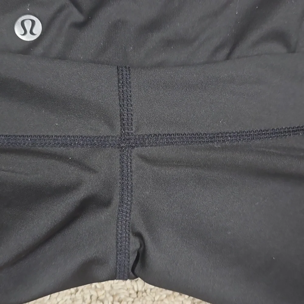 *GIVEAWAY* Lululemon Flare Size 6 - Picture 5 of 6